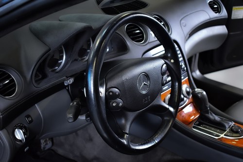 2006 Mercedes-Benz R230 SL55 AMG “Glass sunroof” Convertible 5,5L V8 à venda (imagem 52 de 124)