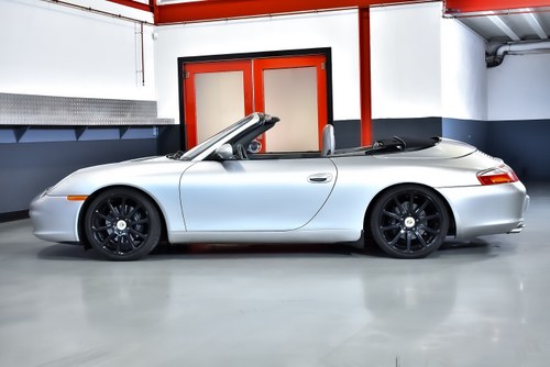 2002 Porsche 996 911 Carrera 3.6L Convertible Tiptronic till salu (bild 24 av 93)
