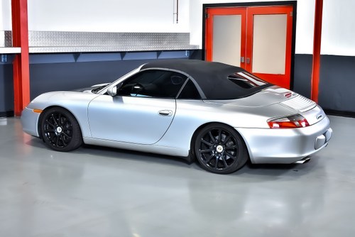 2002 Porsche 996 911 Carrera 3.6L Convertible Tiptronic till salu (bild 28 av 93)