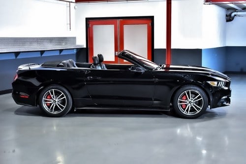 2016 Ford Mustang Ecoboost Convertible 2.3 à vendre (picture 7 of 86)