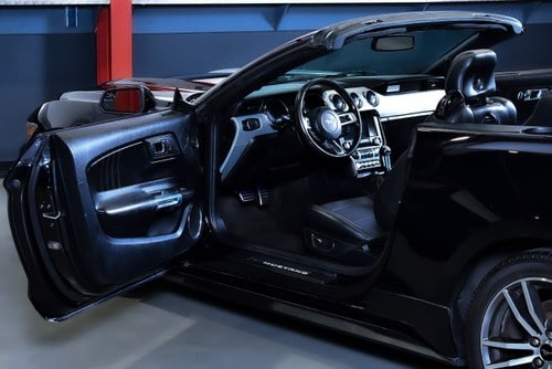 2016 Ford Mustang Ecoboost Convertible 2.3 à vendre (picture 26 of 86)