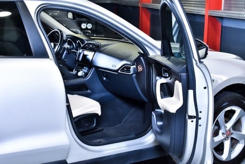 2017 Jaguar F-Pace 35t SUV Premium 3,0L V6 Te koop (foto 39 van 82)