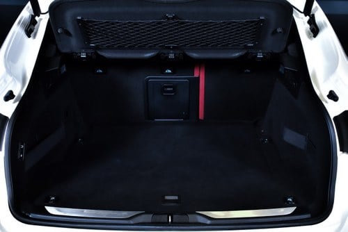 2017 Maserati Levante S 3.0 V6 till salu (bild 57 av 103)