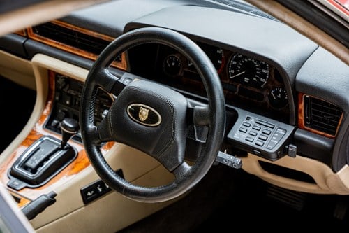 1990 Jaguar XJ40 Sovereign Chasseur Stealth For Sale (picture 5 of 85)