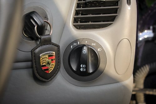 2003 Porsche 996 911 Carrera 2 Lux 3.6L Tiptronic En venta (imagen 72 de 122)