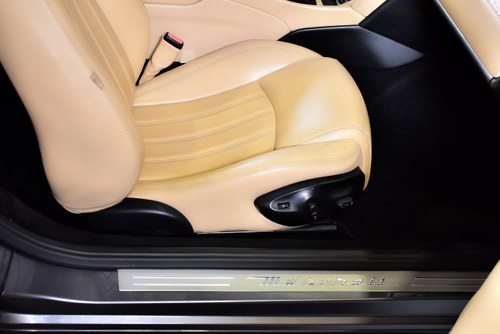 2013 Maserati GranCabrio Convertible 4,7L V8 à venda (imagem 53 de 113)