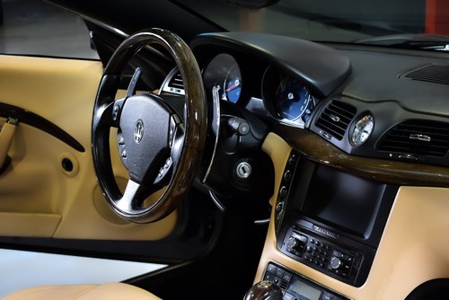 2013 Maserati GranCabrio Convertible 4,7L V8 à venda (imagem 57 de 113)