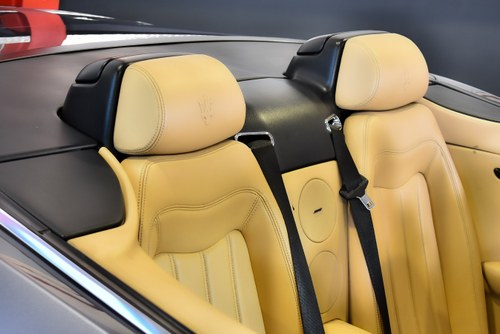 2013 Maserati GranCabrio Convertible 4,7L V8 à venda (imagem 72 de 113)