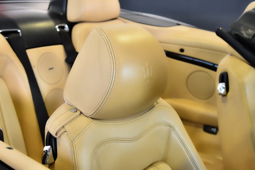 2013 Maserati GranCabrio Convertible 4,7L V8 à venda (imagem 75 de 113)