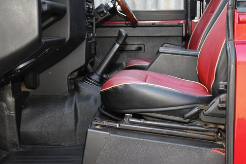 2008 Land Rover Defender 90 SWB Soft Top by Duckworth till salu (bild 41 av 148)