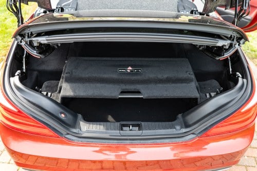 2014 Mercedes-Benz R231 SL500 AMG - 16,000 MILES In vendita (immagine 116 di 185)