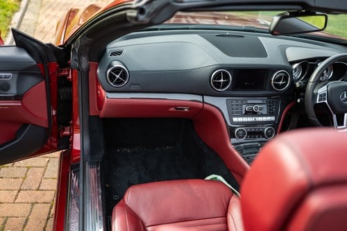 2014 Mercedes-Benz R231 SL500 AMG - 16,000 MILES In vendita (immagine 74 di 185)