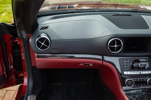 2014 Mercedes-Benz R231 SL500 AMG - 16,000 MILES In vendita (immagine 77 di 185)