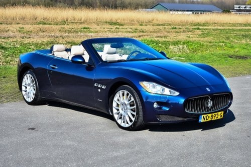 2011 Maserati GranCabrio 4.7L V8 till salu (bild 1 av 87)
