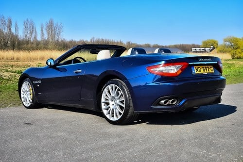 2011 Maserati GranCabrio 4.7L V8 till salu (bild 16 av 87)