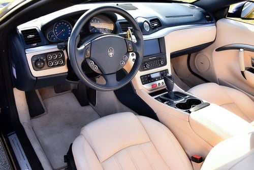 2011 Maserati GranCabrio 4.7L V8 till salu (bild 32 av 87)