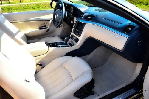 2011 Maserati GranCabrio 4.7L V8 till salu (bild 39 av 87)