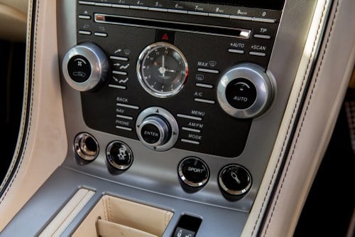 2015 Aston Martin DB9 V12 Te koop (foto 36 van 152)