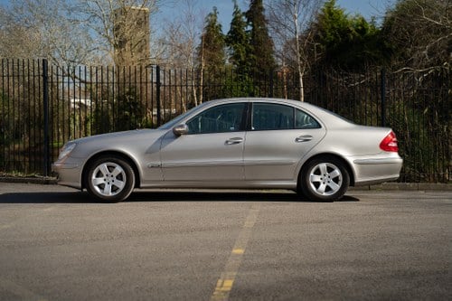 2003 Mercedes E320 Avantgarde (W211) till salu (bild 5 av 165)