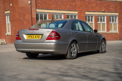 2003 Mercedes E320 Avantgarde (W211) till salu (bild 7 av 165)