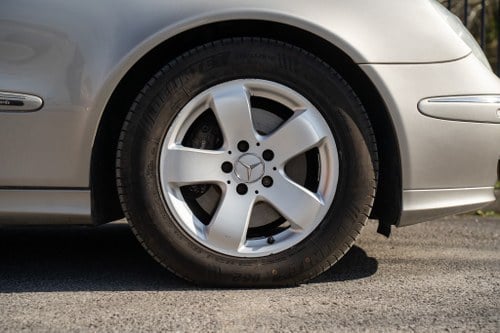 2003 Mercedes E320 Avantgarde (W211) till salu (bild 9 av 165)