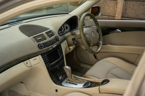 2003 Mercedes E320 Avantgarde (W211) till salu (bild 33 av 165)