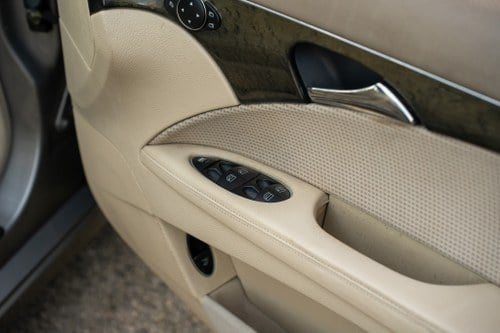 2003 Mercedes E320 Avantgarde (W211) till salu (bild 41 av 165)