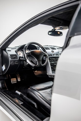 2001 Aston Martin Vanquish In vendita (immagine 14 di 67)