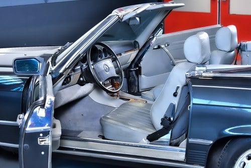 1988 Mercedes-Benz R107 560SL zum Verkauf (Bild 38 von 97)