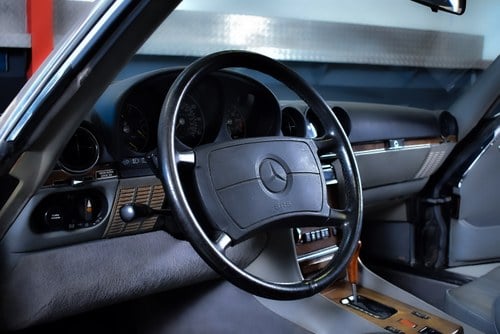 1988 Mercedes-Benz R107 560SL zum Verkauf (Bild 45 von 97)