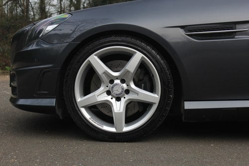 2014 Mercedes-Benz R172 SLK350 AMG Sport BlueEfficiency till salu (bild 41 av 146)