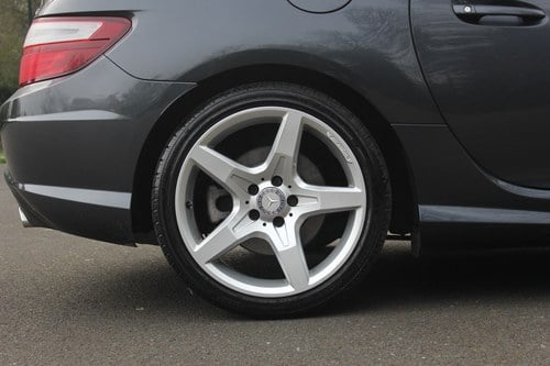 2014 Mercedes-Benz R172 SLK350 AMG Sport BlueEfficiency till salu (bild 44 av 146)