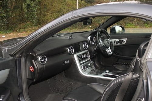 2014 Mercedes-Benz R172 SLK350 AMG Sport BlueEfficiency till salu (bild 69 av 146)