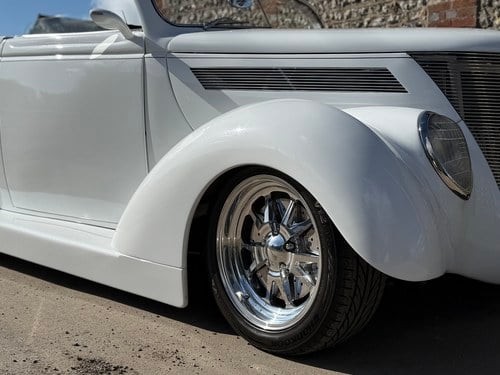 1937 Ford Custom Hot Rod à venda (imagem 23 de 85)