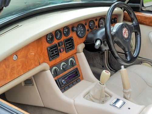 1994 MG RV8 Te koop (foto 42 van 119)