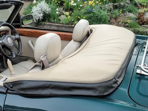 1994 MG RV8 Te koop (foto 78 van 119)