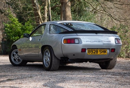 1984 Porsche 928 S2 till salu (bild 15 av 403)