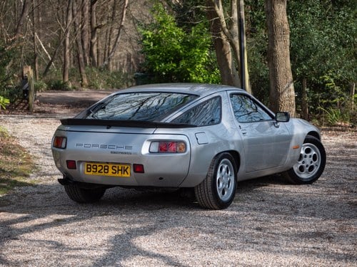 1984 Porsche 928 S2 till salu (bild 17 av 403)