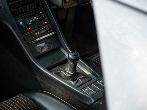 1984 Porsche 928 S2 till salu (bild 49 av 403)