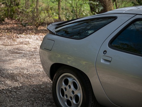 1984 Porsche 928 S2 till salu (bild 133 av 403)