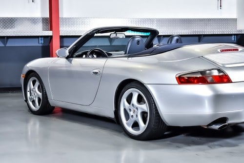 2000 Porsche 996 (911) Carrera Convertible 3,4L à venda (imagem 63 de 83)