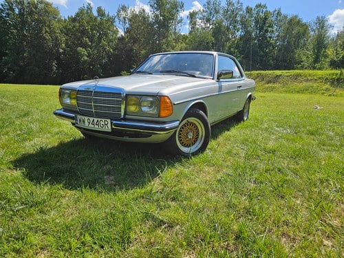 1984 Mercedes-Benz C123 280CE Automatic à vendre (picture 4 of 125)