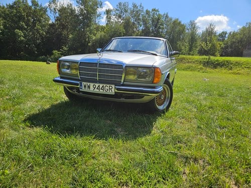 1984 Mercedes-Benz C123 280CE Automatic à vendre (picture 5 of 125)