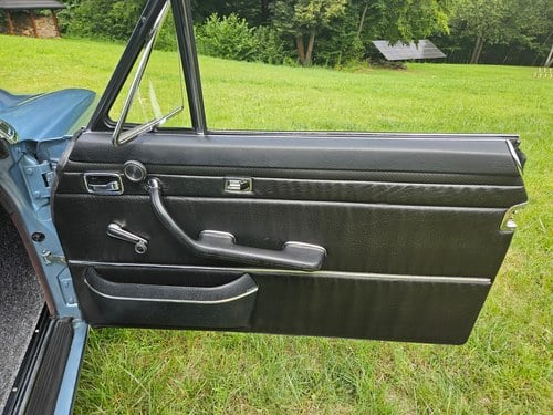 1971 Mercedes-Benz W114 250CE - Five-Speed Manual In vendita (immagine 25 di 130)