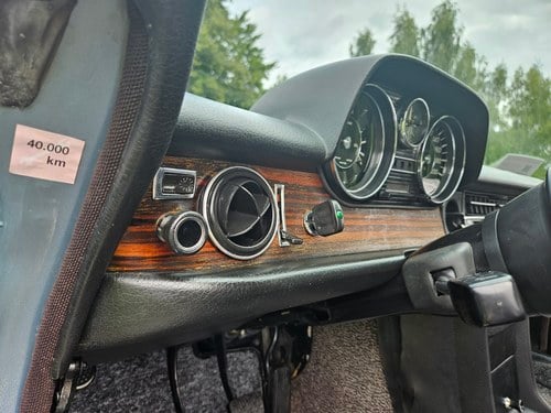 1971 Mercedes-Benz W114 250CE - Five-Speed Manual In vendita (immagine 37 di 130)
