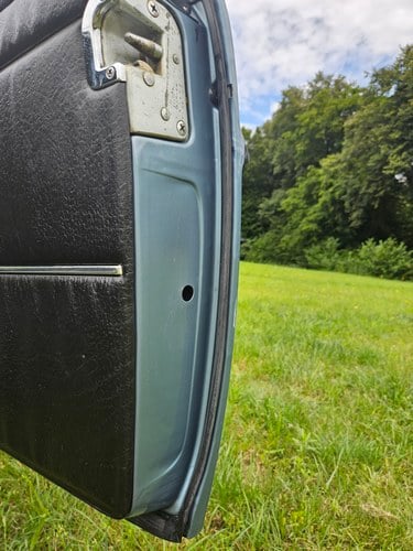 1971 Mercedes-Benz W114 250CE - Five-Speed Manual In vendita (immagine 49 di 130)