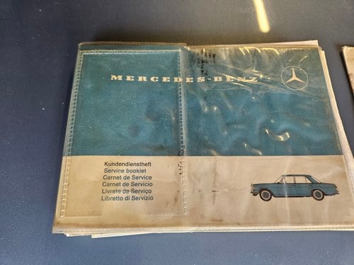 1971 Mercedes-Benz W114 250CE - Five-Speed Manual In vendita (immagine 122 di 130)