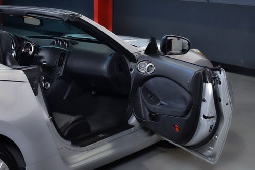 2010 Nissan 370Z Convertible 3,7L V6 (Sport PKG) till salu (bild 48 av 109)