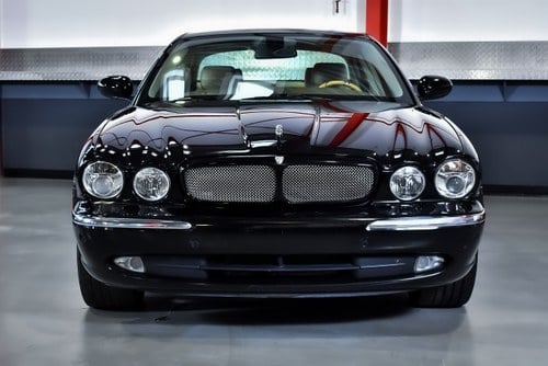2006 Jaguar XJR (X350) Saloon 4,2L Supercharged V8 till salu (bild 3 av 98)