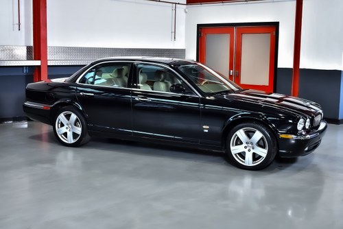 2006 Jaguar XJR (X350) Saloon 4,2L Supercharged V8 till salu (bild 7 av 98)